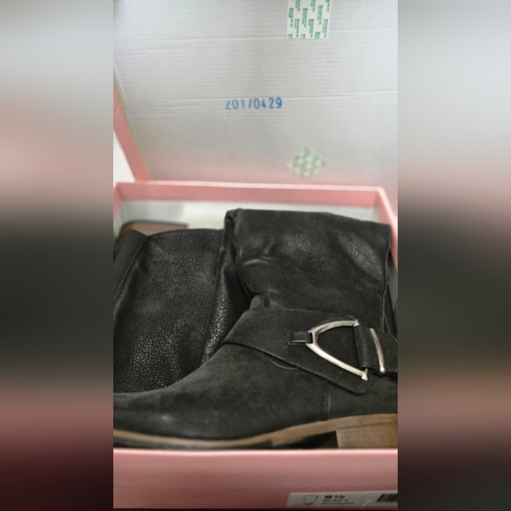 Crown Vintage Elegant Black Women's Boots